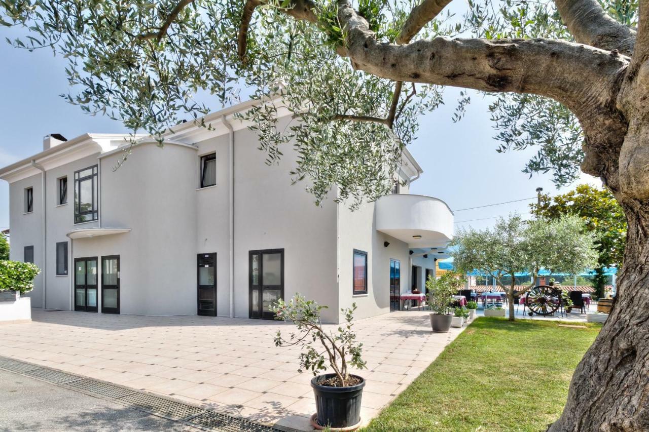 Apartments El Faro Savudrija Ngoại thất bức ảnh